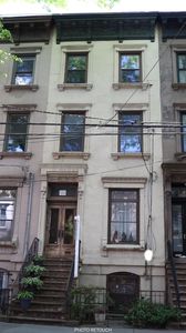 319 York St