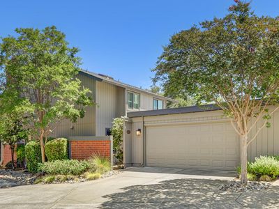 8827 Bluff Ln