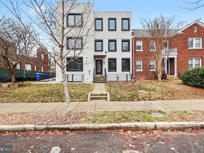2216 40th Pl NW APT 4