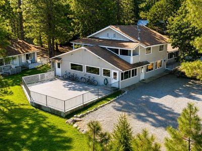 590 Airport Rd