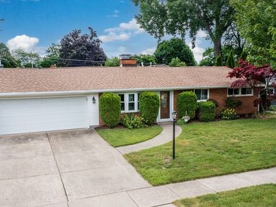 137 Burnside Dr
