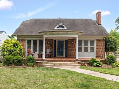 220 Woodrow Ave