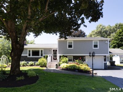 2 Woodridge Court