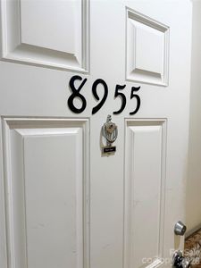 8955 Rosalyn Glen Rd