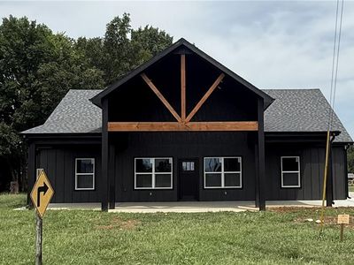 121 Elm Dr