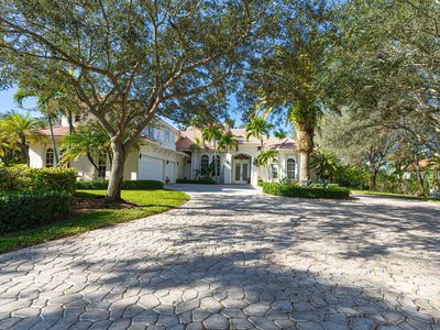 2695 Greenbriar Boulevard