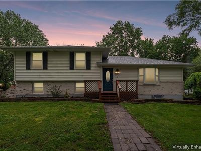 104 W Oak St