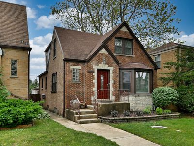 1704 N 74th Ave