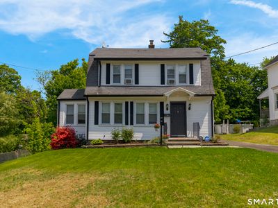 24 Pleasant Avenue