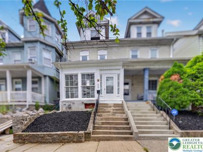 916 Center St