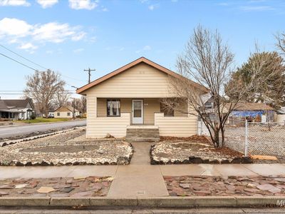 Property at 8 E Arthur Ave, Glenns Ferry, ID