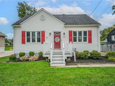 923 Center Rd