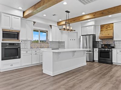 1716 S Old Highway 91