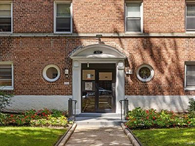 821 Bronx River Road #4D