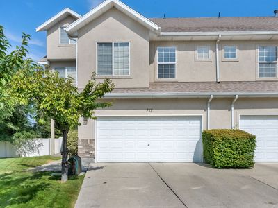 717 E Sand Dollar Dr