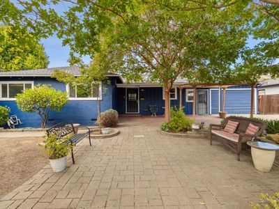132 Decker Way