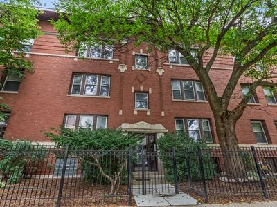 805 W Belle Plaine Ave #103