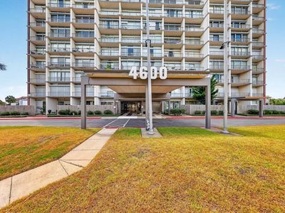 4600 Ocean Dr Unit 104