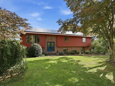 Property at 36 Goldenview Dr, West Springfield, MA