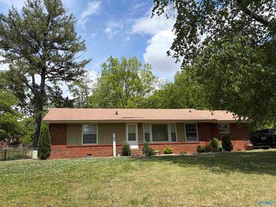 2016 Lance Rd NW
