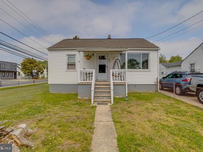 900 Renfrew St