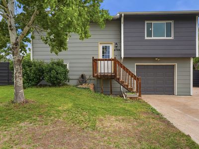 4794 Trail Dr