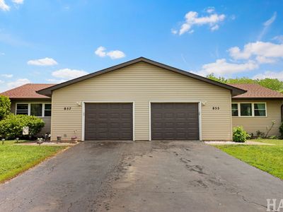 Property at 855 Belle Plaine Ave, Gurnee, IL