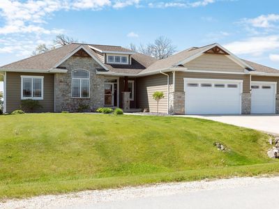 W2389 South Kapur DRIVE