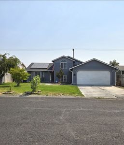 Property at 1115 Rose Pl, Othello, WA