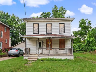 356 W 5th St
