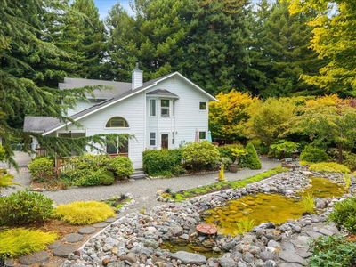 70 Gregory Ln