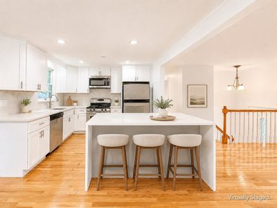 18 Linda St