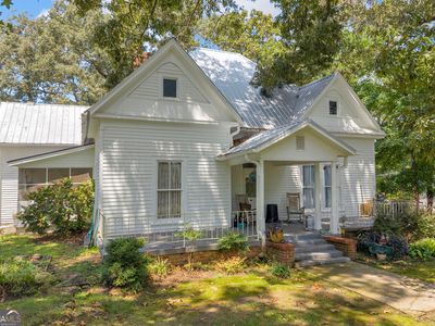 1404 W Main St
