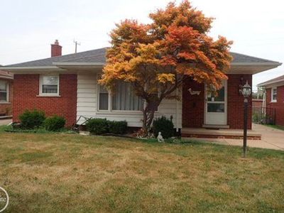 19065 Lister Ave