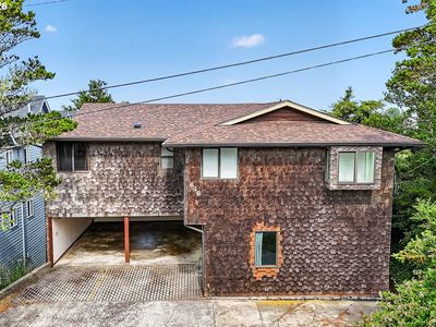 646 SW 11th St APT 3