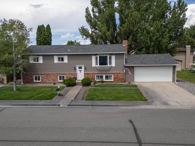 17 Circle Dr