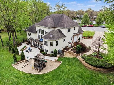 6824 Lakeshore Dr