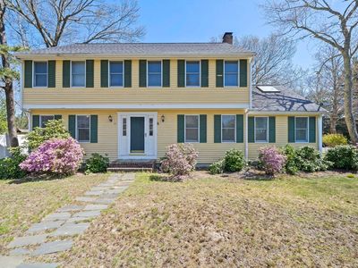 75 Erica Dr