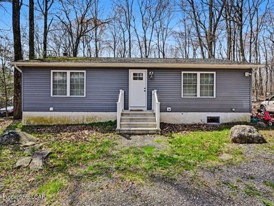 Property at 16 Lily Ln, Gouldsboro, PA