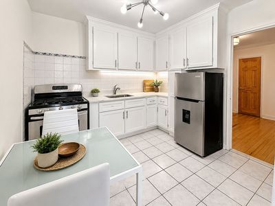 5640 Netherland Ave APT 1B