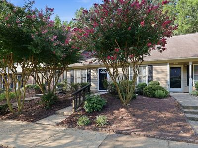 4 Crystal Oaks Ct