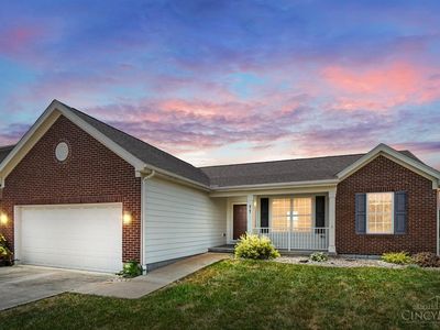 77 Bayberry Ln