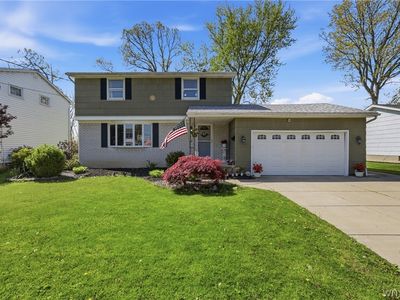 Property at 881 Castlebar Dr, North Tonawanda, NY