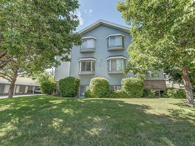 1533 N Riverside Ave W #25