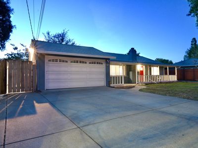 2080 Ahneita Dr