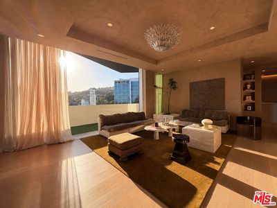 1155 N La Cienega Blvd Penthouse 9