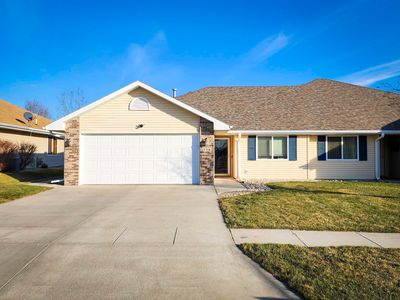 906 Jonathan Cir