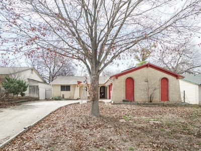 7610 Meadow Green