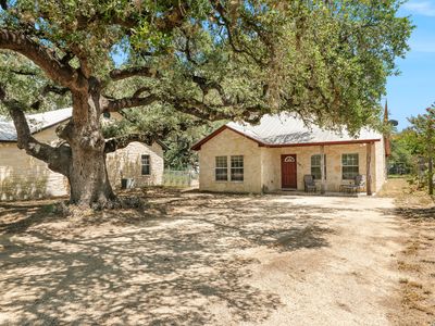 Property at 714 Houston, Pleasanton, TX