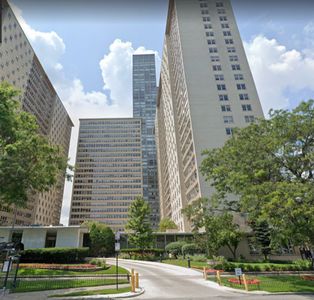 3950 N Lake Shore Dr APT 1320